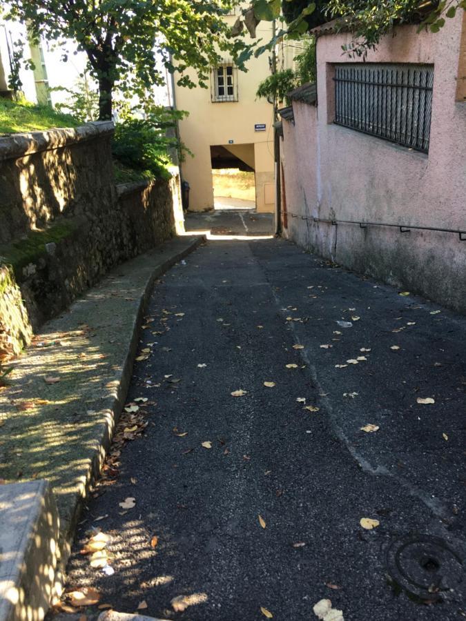 Detente Parfumee, Capitale Du Parfum *